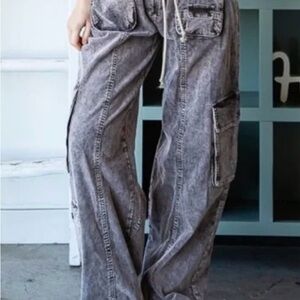 Oli & Hali Lavender Cargo Pants Size M | waist 17’ max 19’ |Inseam 29’